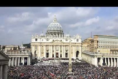 La despedida de Juan Pablo II está siendo una de las más numerosas de la historia.