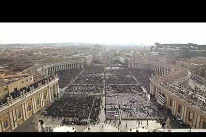 Ésta es la espectacular imagen que presentaba la Plaza de San Pedro.