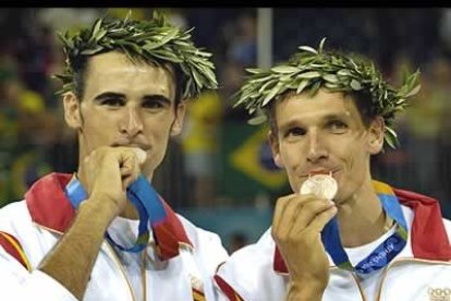 Los españoles <b>Javier Bosma y Pablo Herrera</b>, medalla de plata en voley-playa. No consiguieron derrotar a los brasileños, auténticos reyes de la playa.