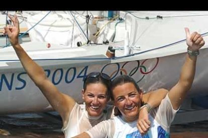 <b>Natalia Via Dufresne y Sandra Azón</b> consiguieron la plata en el 470 femenino.