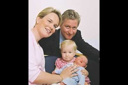 El príncipe Felipe de Bélgica se casó en 1999 con Matilde, también plebeya, que será la primera belga que reinará en su país.