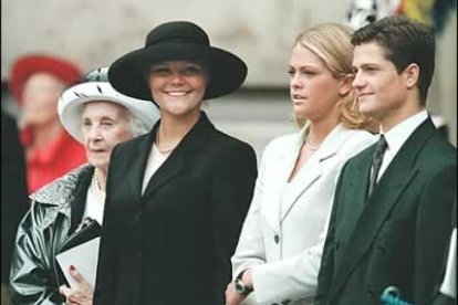 Victoria de Suecia, heredera al trono de su país, mantiene una relación con Daniel Westling, de treinta años.