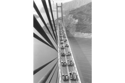 Pruebas de peso con automóviles. VICENTE TASCÓN