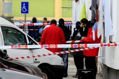 Fuentes de la investigación han confirmado que fue un sólo terrorista quien ha disparado tres tiros en la nuca del ex concejal, cuando éste salía de su casa.