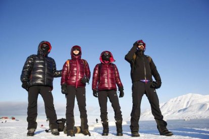 Preparados para ver el eclipse en Svalbard, en Noruega. Haakon Mosvold Larsen | AP