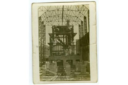 La ampliación de la térmica de la MSP, en construcción en torno al año 1929. CEDIDA A LA CIUDEN POR JUAN IGNACIO LABORDA.