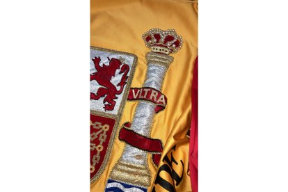 Detalle del escudo. DL