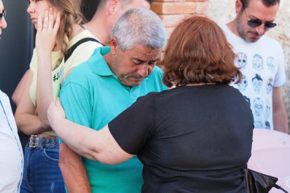 El padre de Esther López, derrumbado. EFE
