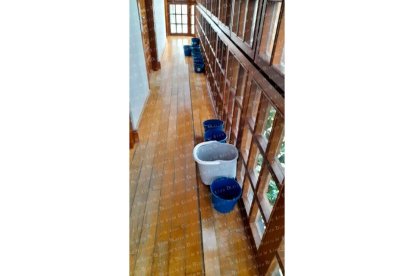 El agua se cuela en la Casa Panero. DL