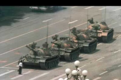 La foto que ha pasado a la historia de la represión china sobre el movimiento democrático estudiantil.