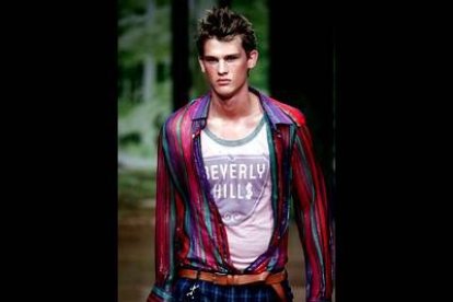 Dolce & Gabbana, sin embargo, han colocado sobre la pasarela a un hombre soñador...