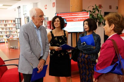 Reconocimientos en la Biblioteca Pública Elena Fortún de Madrid. BENITO ORDÓÑEZ