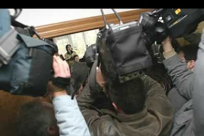 La concejala del PSOE lo interpeló en el pleno por los hechos, a lo que respondió el alcalde: «non condeno nada porque non houbo ninguén mancado».