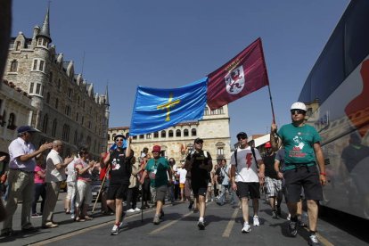 Llegada de los Mineros a León durante la III Marcha Minera. JESÚS F SALVADORES