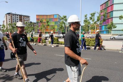 Mineros en el Musac durante de la III Marcha Minera. JESÚS F SALVADORES