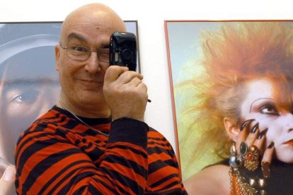 Pablo Pérez-Mínguez (Madrid, 1942-2012), en una exposición suya en 2006. KIKO HUESCA