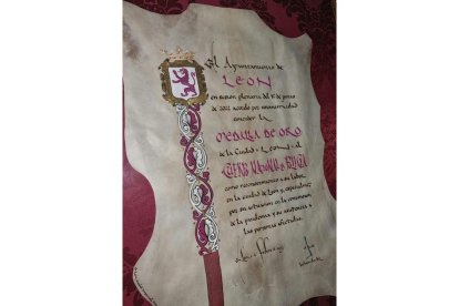Entrega de la Medalla de Oro de la Ciudad de León a la Policía Nacional. DL