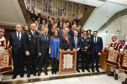 Entrega de la Medalla de Oro de la Ciudad de León a la Policía Nacional. DL