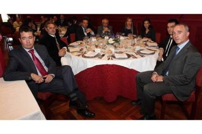 Juan Francisco Martín, José Ángel Liébana, José Luis Casquero, Fernando Aller, Belén Molleda, Sonia Alonso, Óscar Alonso Álvarez y José Antonio Arias.