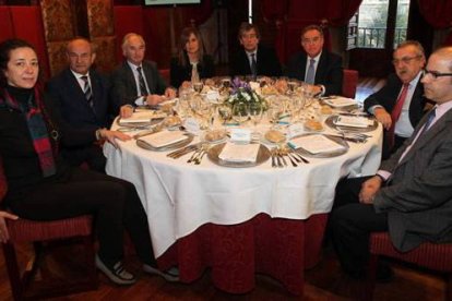 Ana Álvarez García, Francisco Rodríguez, Juan Fernández, Herminia Feo, Félix Población, Juan Palacios, Jesús Andrés Alexandre Herrero y Domingo Cueto Sánchez.
