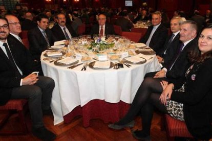 René Mira, Benjamín Mira, Ricardo Aller, Agustín  Flórez, José Luis Gómez, Laurentino Marcos, Fermín Santos, Amabilio Cubillas y Silvia García.