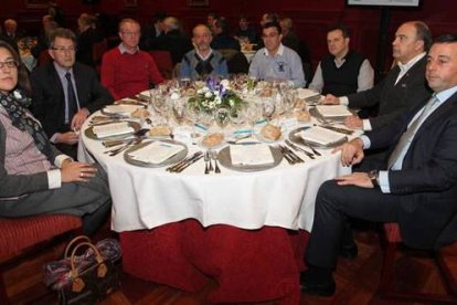 Camino Honrado, Francisco Javier Otazú, José María Rubio Riol, Luis Viejo, Pedro Llamas, José María Lozano, Eugenio Álvarez, Luis Miguel Seco.