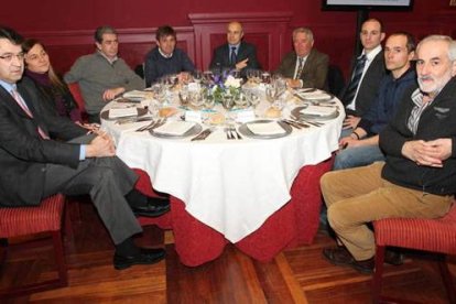 Juan Martínez Majo, Carmen Sáenz de Miera, Alfonso Blanco, Arsenio García Vidal, José Antonio Turrado, Francisco Álvarez, Pablo Flórez, Antonio Pérez y Matías Llorente.