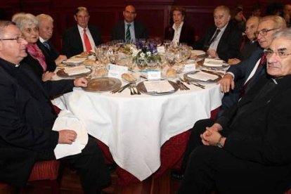 Francisco Rodríguez, Beatriz Gallego, Ángel Martínez, Samuel Diéguez, Alfredo Díez, Ursula Rodríguez, Antonio Gamoneda, José Luis Gavilanes, Martín Manceñido y Pedro Puente.