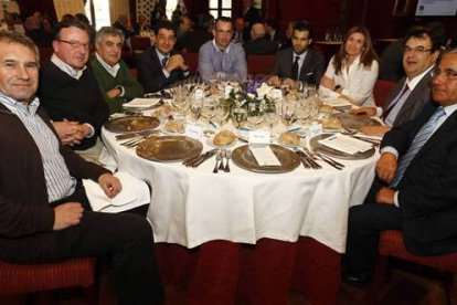 Juan Manuel Sánchez, José Antonio Fernández, Jesús Merino, Manuel Payero, Jesús de la Torre, Pedro Luengo, Marisa Vidal, Juan José Monge y Miguel Rodríguez Casado.
