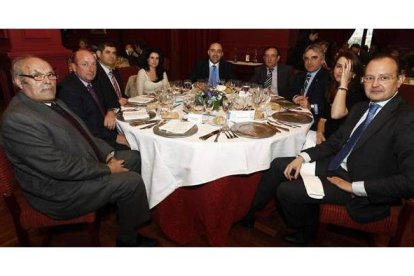 Manuel Fernández Salvadores, Tomás Valbuena, Luis Carlos Fernández, María Ángeles Nieto, Agustín Martínez, Tomás Perandones, Tomás Fernández, Camino Quiñones y Eduardo Lasa.