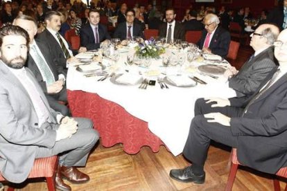 Juan Rodríguez Álvarez, Alfredo Martínez Cuervo, Javier Oblanca, Jorge Cienfuegos, Manuel Escalante, Rafael Valle, Pablo San José, Manuel Guash Mollins y Óscar Pastora.