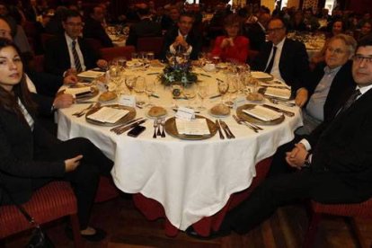 Soraya Mallo, José Carlos Brañas, Juan Manuel Lorenzo, Delmiro Vega Merayo, Beatriz Escudero, Luciano Martín de la Rubia, Luis Valle Maceda y Vicente Diz Varela.