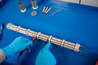 El sistema se crea a través de pequeñas celdas que se unen en pilar. CMS