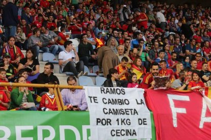 Miles de personas llenaron el estadio. MARCIANO PÉREZ/BRUNO MORENO