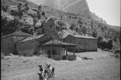 Ermita de la Corona (1963). JUAN MIGUEL PANDO BARRERO