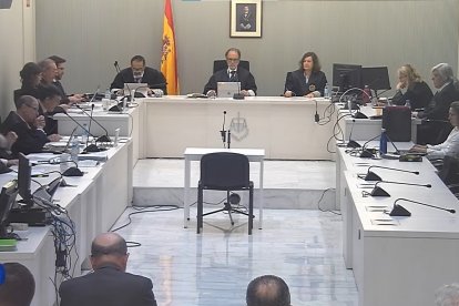 Los magistrados siguen las explicaciones de los letrados en la vista de esta mañana. AUDIENCIA NACIONAL