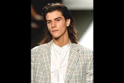 Los cuadros y los cuellos maho vuelven la próxima temporada en tonos cálidos y discretos.