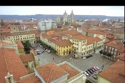 Plaza de San Isidoro, desde donde parte el barrio del Cid, más conocido como el barrio Romántico