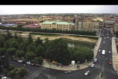 Paseo de Papalaguinda. Detrás, la avenida de Saínz de Miera, donde se encuentra el edificio de los juzgados de León