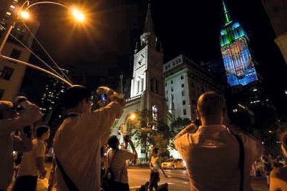 CRAIG RUTTLE / AP