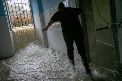 Crecida del río Miño, y el Puente Romano de Lugo. ELISEO TRIGO