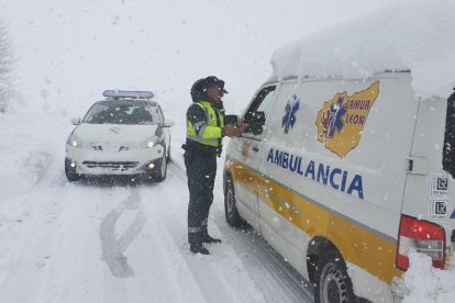 Guardia Civil en Portela de Valcarce. SUBDELEGACIÓN DEL GOBIERNO
