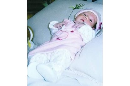 Fecha de nacimiento: 1 de enero <br> Nombre del padre: Roberto Carlos Fernández Álvarez<br> Nombre de la madre: María Jesús Méndez Rodríguez<br>