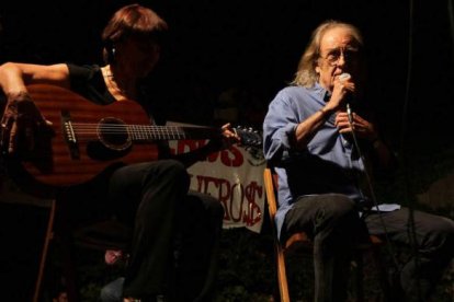 Luis Eduardo Aute cantó «Al alba». Norberto.