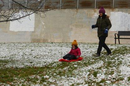 Nieve en Ponferrada. CÉSAR SÁNCHEZ / ICAL