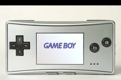 La consola portátil más pequeña de Nintendo -puede llevarse al cuello como colgante- tiene la misma capacidad que la Game Boy Advance SP y ya está a la venta.