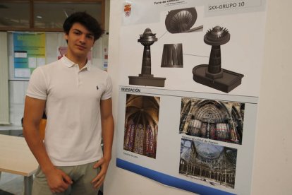 Iván Rodríguez propone un diseño para la torre de control del aeropuerto de León inspirado en el estilo modernista y en la bóveda de la Catedral de León. RAMIRO