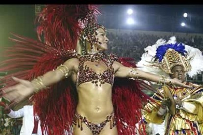 Otra imagen de la escuela Salgueiro. En el Sambódromo hubo unos 10.000 turistas que no quisieron perderse los carnavales más emblemáticos.