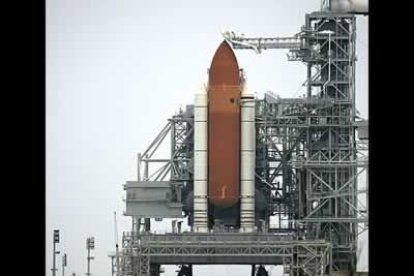 Durante su misión de casi 12 días Discovery debe acoplarse a la Estación Espacial Internacional (ISS), a la que lleva suministros diversos.