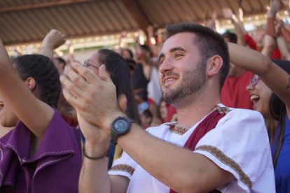 Astorga se viste de togas y pieles para celebrar su tercer día de astures y romanos. JONATHAN NOTARIO
